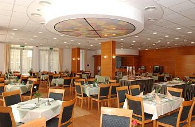 Restauracja - Czterogwiazdkowy Hunguest Hotel Aqua Sol w Hajduszoboszlo - Hotel AquaSol**** Hajdúszoboszló - Hotel welness i spa w Hajduszoboszlo z wodą leczniczą