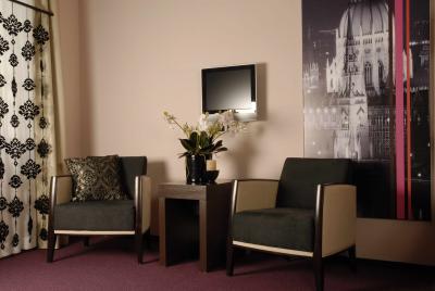 Hermosa habitación en el Hotel Carat Budapest - Hotel de cuatro estrellas en Budapest - Hotel Carat Budapest - Hotel Carat alrededor de Astoria y Filmmuzeum en el corazón de Budapest