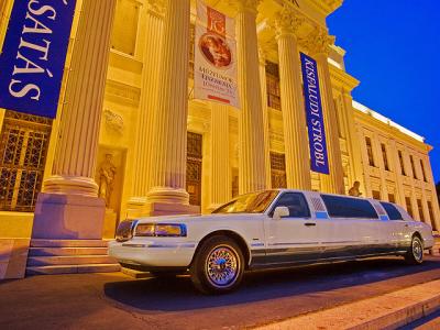 Unieke diensten in City Hotel Szeged - reis met een elegante limousine - Hotel City Szeged - 3-sterren hotel in Szeged