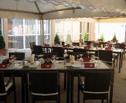 Hunguest Hotel Flora - terrazza - ristorante a Eger