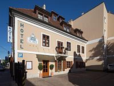 Gyor hotels - Gyor Hotel Fonte - Hotel Fonte restaurant and hotel in Gyor - Hotel Fonte*** Gyor - Hotel Fonte in the historical downtown of Gyor