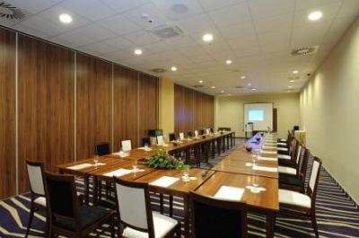 Urlaub in Szeged - Hunguest Hotel Forras Szeged - Wellness Hotel Szeged - Konferenzraum - ✔️ Hunguest Hotel Forras**** Szeged - Wellnesshotel am Ufer der Theiss in Szeged