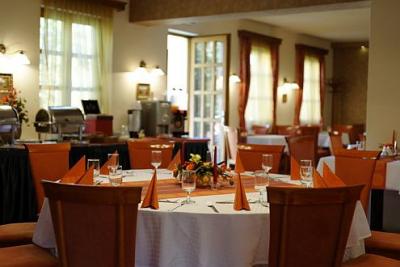 Restaurant a la carte în Hotel Gastland M0 - Szigetszentmiklos - ✔️ Hotel Gastland M0*** Szigetszentmiklos - Hotel de Szigetszentmiklós