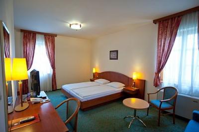 Habitación - Hotel Gastland M0 Szigetszentmiklos - Hotel de 3 estrellas muy cerca de Budapest - ✔️ Hotel Gastland M0 Szigetszentmiklós*** - Hotel en Szigetszentmiklós