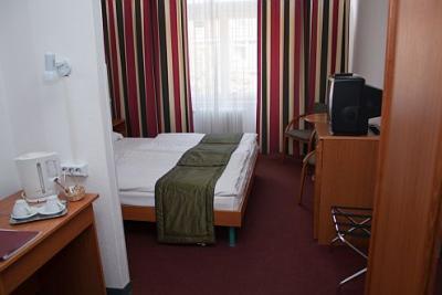 Hotel Griff Buidapest - discount hotel at the Buda side with low price packages - Hotel Griff Budapest*** - 3-star hotel in Budapest