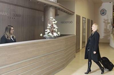 Hotel Harom Gunar Kecskemet - hotel reînnoit în centrul oraşului Kecskemet - ✔️ Hotel Három Gúnár**** Kecskemét - şi Centru de Conferinţe în Kecskemet