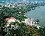 Edificio del Hotel Helikon y vistas del Balaton - Hotel en Balaton - Lago Balaton - Hungría