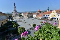 Alojamiento en Koszeg en el Hotel Irottko - terraza soleada en el corazón de Koszeg