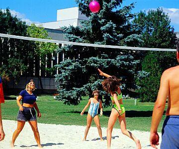 Beach volley au Danubius Hotel Marina à Balatonfured - sports et loisirs - ✔️ Hotel Marina*** Balatonfüred - hôtel all inclusive sur le lac Balaton