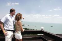 Terrasse avec vue panoramique sur le Lac Balaton - Danubius Hotel Marina à Balatonfured