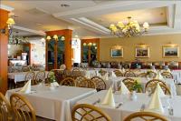 Hotel Marina-Port 4* utmärkt restaurang i Balatonkenese