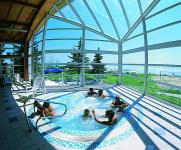 Jacuzzi con vista sul Lago Balaton all'Hotel Marina-Port