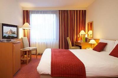 Hotel Mercure Budapest City Center Boedapest - в центре города в пешеходной зоне на улице Ваци - ✔️ Hotel Mercure Budapest City Center - Отель Меркюр Сити Сентер Будапешт