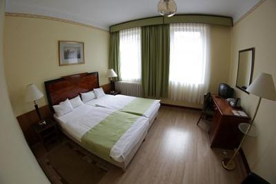 Hôtels á Budapest - Hôtel Metro en Hongrie - chambre pour 3 personnes - Hotel Metro*** Budapest - l'hotel 3 étoiles pres du pont Margarite et Westend City Center