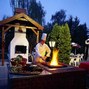 Grilltuin in het Hotel Nagyerdo in Debrecen - ✔️ Hotel Nagyerdő*** Debrecen - wellness- en thermaal hotel in Debrecen met voordelige prijzen