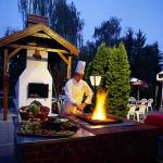 Jardin de barbecues à Hôtel Nagyerdo, à Debrecen