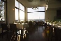 Restaurant cu vedere spre Lacul Velence din Gardony - Hotel Nautis