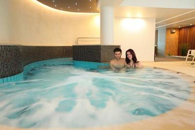 Hotel Palota Heviz - oferte promoţionale de wellness - ✔️ Hotel Palace Hévíz**** ✔️ Hotel de wellness în Heviz