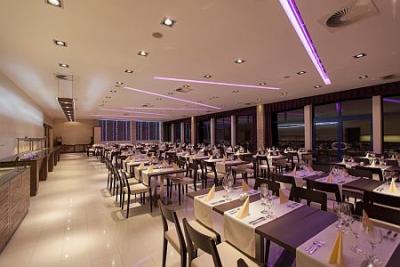 Restaurante en Siofok, en el Premium Hotel Panorama, Hotel Wellness Panorama - Prémium Hotel Panoráma**** Siófok - Hotel de bienestar especial en Siofok con media pensión