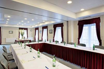 Conferentiezaal in Hotel Raba City Center Gyor - Hotel Raba Gyor - Gyor Raba, Gyor hotels - ✔️ Hotel Raba Gyor*** - hotel op de voetgangerstraat van de binnenstad in Gyor voor actieprijzen