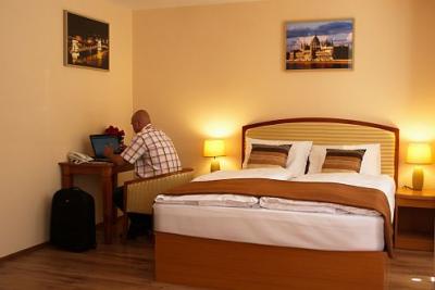 Six Inn Hotel schönes und elegantes Hotelzimmer mit gratis Internet für die Gäste - Six Inn Hotel Budapest - günstiges 3 Sterne Hotel in der Nähe von Wastbahnhof in Budapest