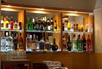 Six Inn Hotel drinkbar with coctails and drinkspecialities in Budapest