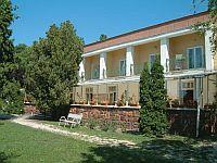 Edificio del Hotel Vonyarc, Hotel en el Lago Balaton