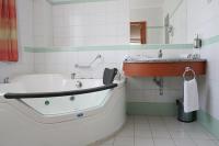 Hotel room with jacuzzi in Budapest -Ibis Styles Budapest City West