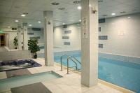 Отель Зугло Будапешт - Плавательный бассейн отеля - Отель в зеленой зоне города