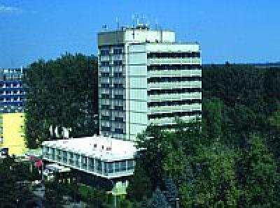 Hotel Hoforras - driesterren hotel Hajduszoboszlo - ✔️ Hotel Hőforrás Hajdúszoboszló - slechts 500 m van het stedelijke thermale bad.