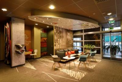 Lobby barra del Hotel Ibis Budapest City , en el centro de la ciudad - ✔️ Hotel Ibis Budapest City*** - hotel de 3 estrellas en Budapest /Ibis Emke/ 