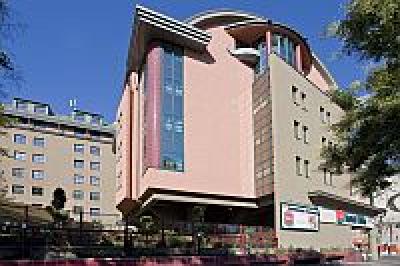 Hotel Ibis Budapest Heroes Square 3 * hotell i stadens centrum - ✔️ Ibis Heroes Square*** Budapest - Ibis Hotel i Dozsa Gyorgy street i Budapet till bra pris