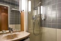 Il bagno dell'Ibis Heroes Square Hotel a Budapest