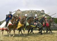 Jeu de chateau de Sumeg - Hôtel Kapitany Sumeg - spectacle équestre proche du chateau