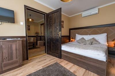 Hotel Hop Gyula - Cheap accommodation with half board in Gyula near the Várfürdo - ✔️ Komló Hotel Gyula**** - discount hotels in Gyula Komló Hotel half board