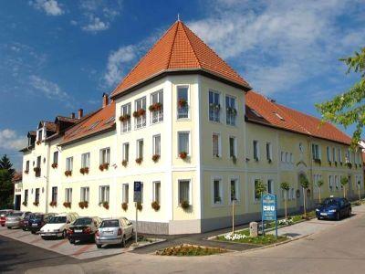 Hôtel Korona Eger avec les services de bien-être et demi-pension á prix d'action - ✔️ Hotel Korona**** Eger - Hôtel de bien-être á 4 étoiles au centre-ville de Eger