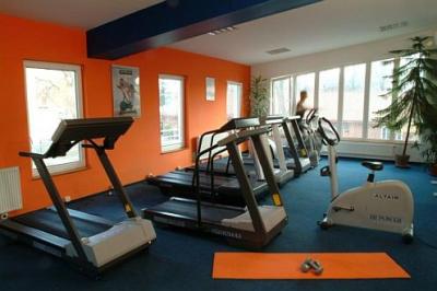 Fitnesszaal in het Hotel Lido Boedapest - fiets- en motorboothuurdienst aan de oever van de Donau in het derde district van Boedapest - Hotel Lido Boedapest - 3-sterren hotel aan de zgn. Romeinse oever (Romai part) in de buurt van de voormalige Romeinse stad Aquincum tegen actieprijzen