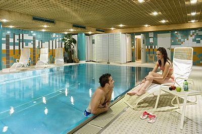 Piscină în Hotelul Mercure Korona din Budapesta - Hotel de 4 stele în Ungaria - ✔️ Hotel Mercure Budapest Korona**** - În inima Budapestei direct în centru