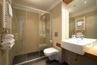 Hotel MuseumBudapest - Современная ванная комната в 4-звездном отеле