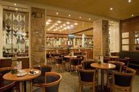 Stämningsfull restaurang i Hotel Novotel Centrum Budapest - package, billiga priser