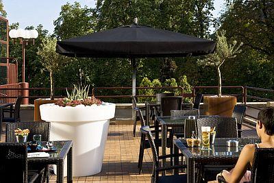 Terras in in Accor Hotel Novotel City Budapest - ✔️ Hotel Novotel Boedapest City**** - een Novotel hotel vlakbij het Congress Center in Boedapest