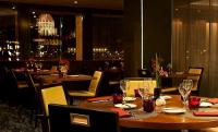 Elegante restaurant del hotel de 4 estrellas Novotel Budapest Danube 