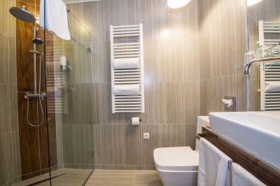 Hotel Science Szeged bathroom - ✔️ Hotel Science Szeged **** - Hotel in Szeged with packages