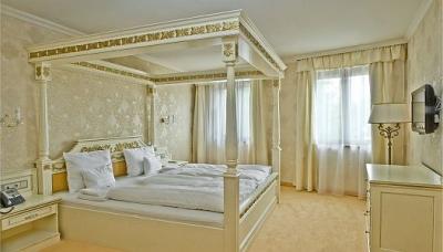 Hotel Óbester Debrecen-номер отеля класса люкс - Hotel Óbester*** Debrecen- 3-х звездочный отель в центре города Дебрецен по ценам акций