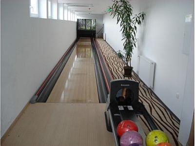 Bowlingbaan in het Hotel Ozon Residence in Matrahaza, Hongarije - ✔️ Hotel Residence Ozon**** Matrahaza - Goedkoop wellness hotel met halfpension in Mátra