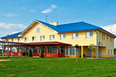 Panoráma Hotel - Отель Панорама в городе Бекешчаба - Panorama Hotel  Bekescsaba - дешевый 3-х звездочный отель около города Дьюла