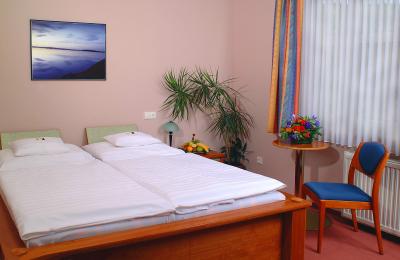 Hotel Unicornis w Eger - wygodny pokój dwuosobowy w centrum miasta - ✔️ Hotel Unicornis*** Eger - Promocyjne specjalne wyżywienie w hotelu wellness w Egerze