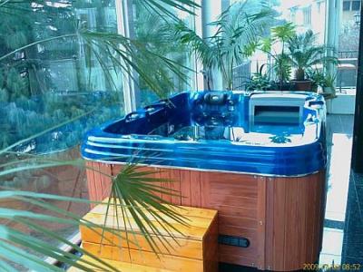 Luxuriöses Zimmer mit Jacuzzi in Pension Kalmar in Budapest - Pension Kalmar Budapest - schöne Pension in einer eleganten Villa am Gellertberg