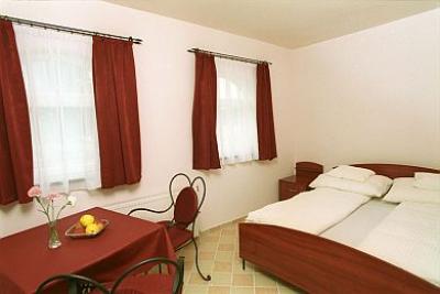 Pension at Hungaroring - room in pension Laguna Mogyorod - Laguna Pension Mogyorod - close to the Hungaroring circuit