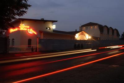 Laguna Pensionat och Restaurang i Mogyorod Ungern - Laguna Pensionat Mogyorod - Pensionatet ligger nära till Hungaroring i Mogyorod